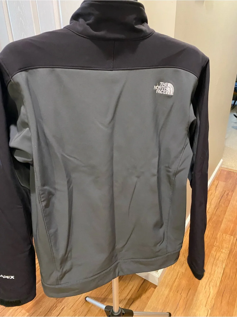 The North Face Apex Bionic Jacket charcoal, gray, and black men’s medium